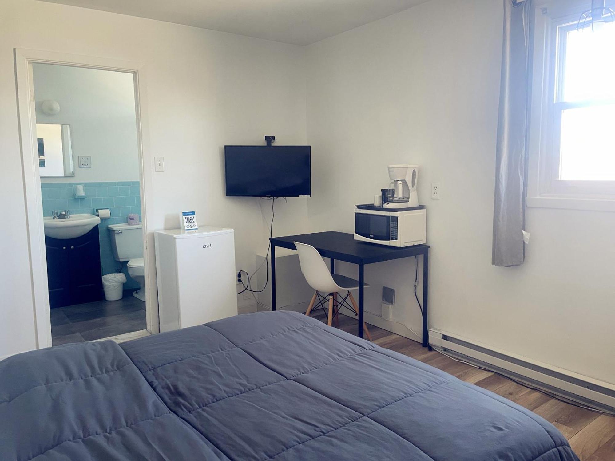 Motel Grande Ile Салабери дьо Валифийлд Екстериор снимка