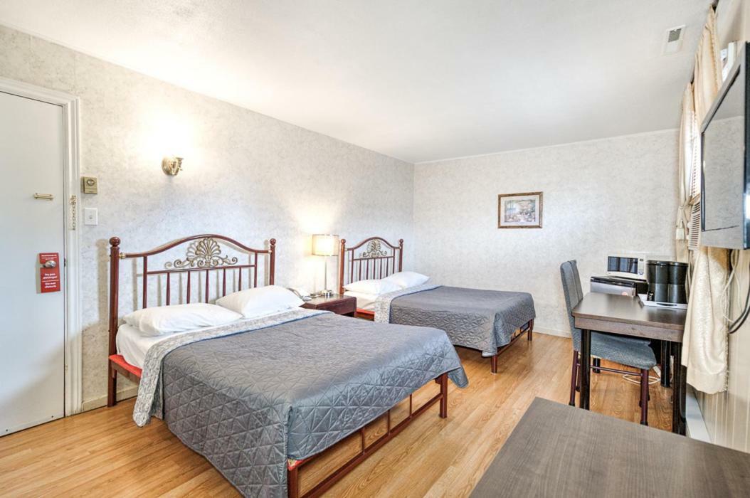 Motel Grande Ile Салабери дьо Валифийлд Екстериор снимка